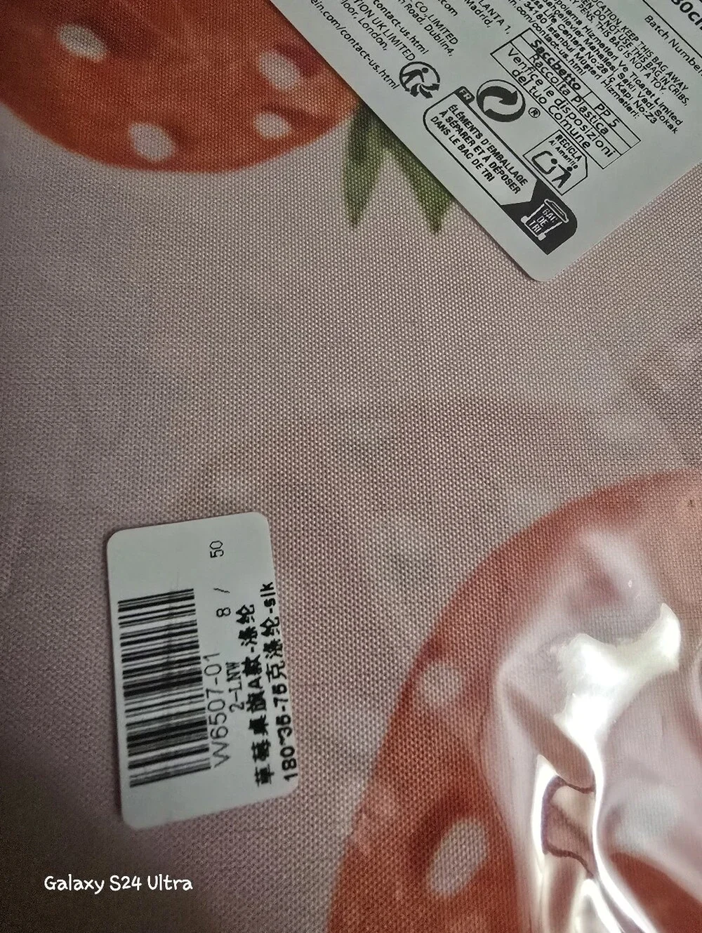Strawberry 🍓 Table Runner NEW